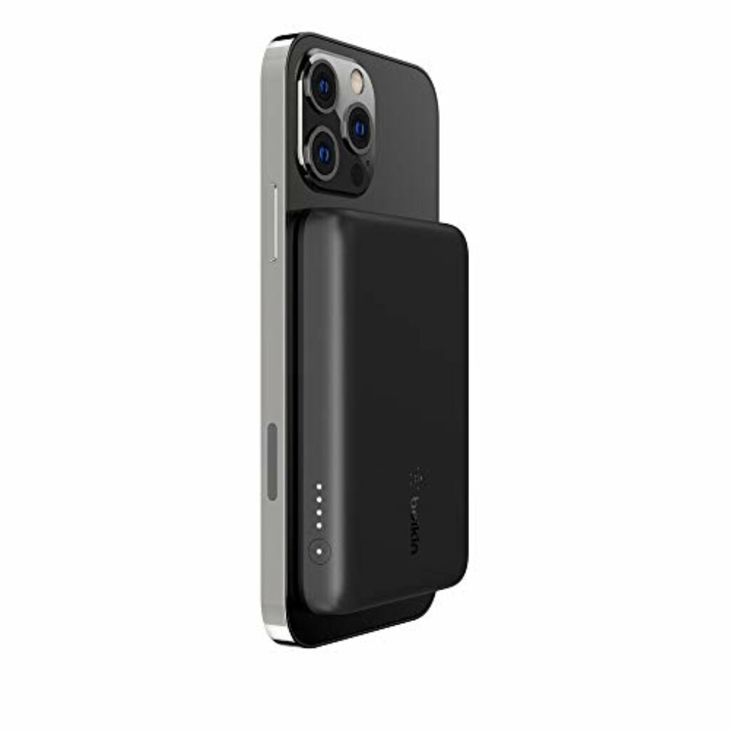 Belkin magnetische drahtlose Powerbank 2,5 K (portables Ladegerät, kompatibel mit MagSafe, für iPhone 14-Modelle, 2500 mAh, kompakte Ausführung zum Schnellladen USB-C/USB-C-Kabel enthalten) – Schwarz