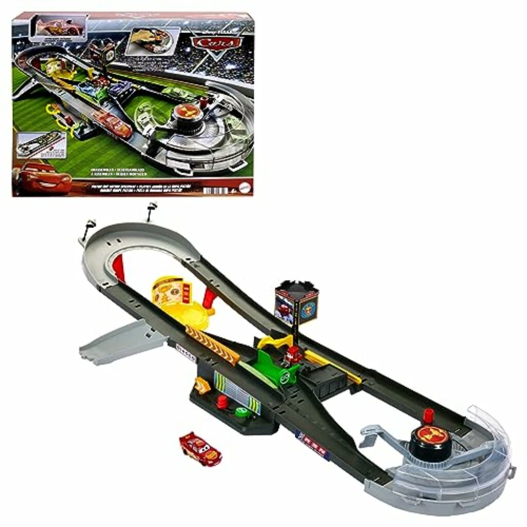 DISNEY Pixar Cars Piston Cup Action - Interaktives Rennstrecken Spielset, Beschleuniger, Boxengassen, Siegerpodest, Lightning McQueen Fahrzeug, für Kinder ab 4 Jahren, HPD81