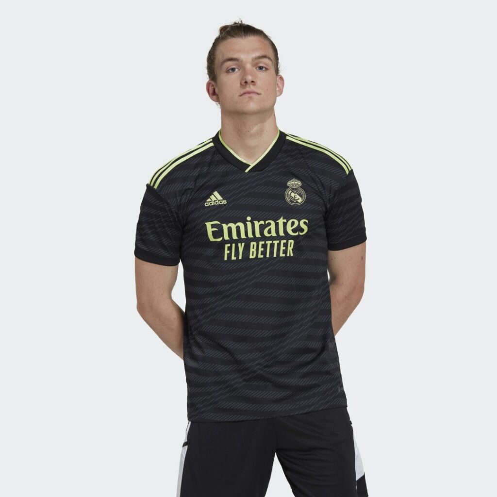 Real Madrid 22/23 Ausweichtrikot